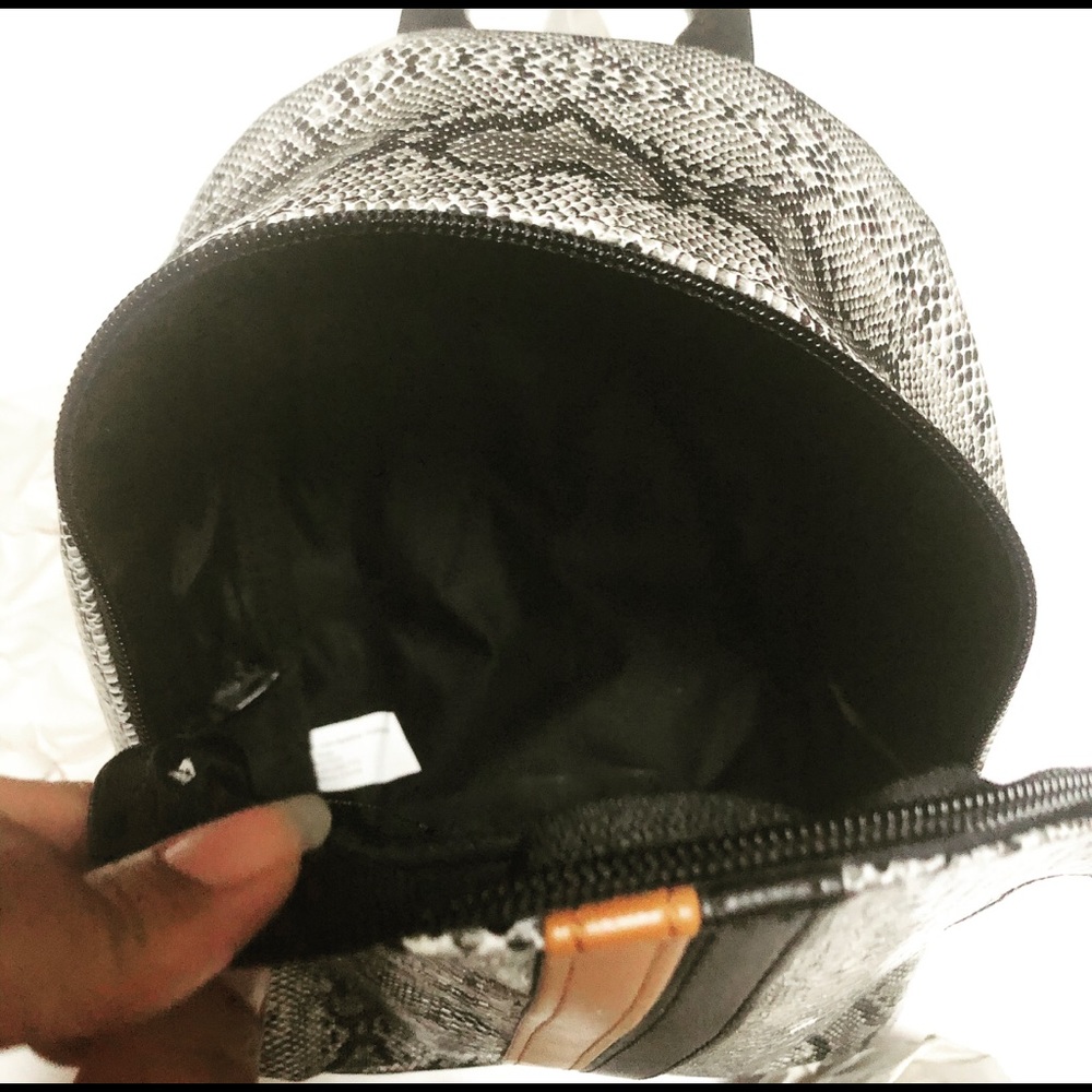 Mini Back Pack Snake Print Design - Picture 5 of 7